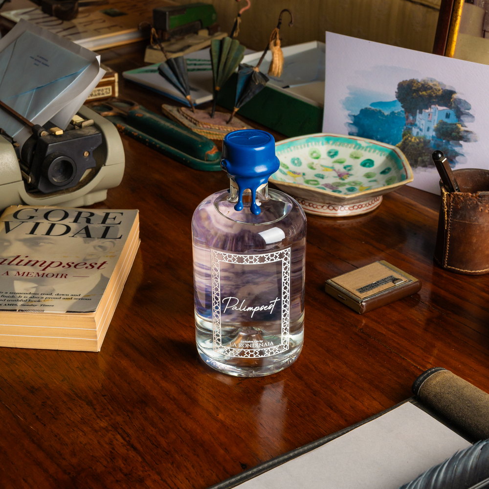 Palimpsest Gin accanto a Palinsesto. Una memoria di Gore Vidal